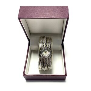 Gruen Embassy Quartz Watch Hinged Cuff Bracelet Silver Tone Japan Movement